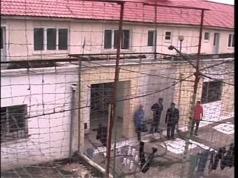 ARRATISET NJE I DENUAR NGA BURGU I VAQARRIT KAPET VETEM PAK METRA LARG RRETHIMIT LAJM