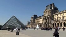 La Pyramide du Louvre Paris