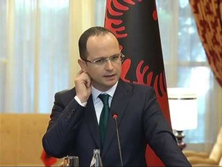 GJENDET ZGJIDHJA VISAR ZHITI DERGOHET SI I NGARKUAR ME PUNE NE VATIKAN LAJM