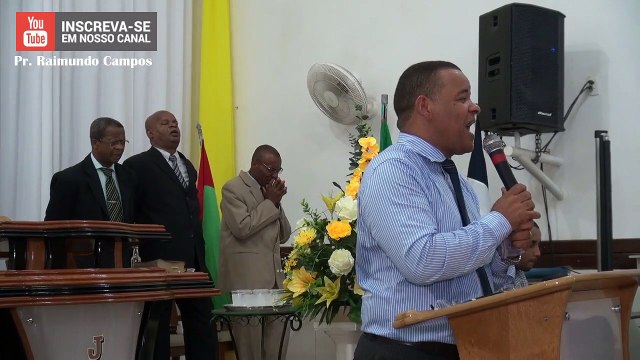 Pr. Raimundo Campos louvando na Conferência Bíblica