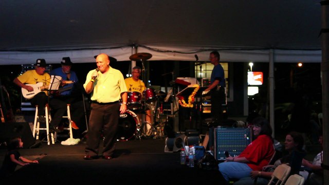 Danny McCorkle & the Katz perform 'One Night' Elvis Week 2015