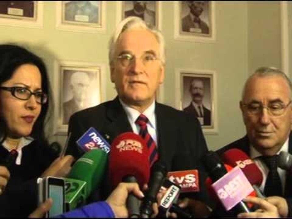 AMBASADORI GJERMAN HOFMAN DEKLARO SE ASNJE SHTETAS NUK DO TE PERFITOJE AZIL LAJM