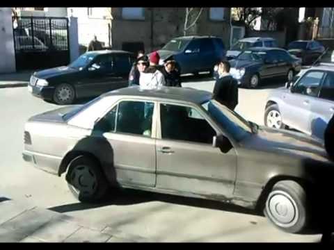 PERJASHTOHET SHEFI I POLICISE DHE DY EFEKTIVET QE RRAHEN QYTETARIN NE MES TE KORÇES LAJM