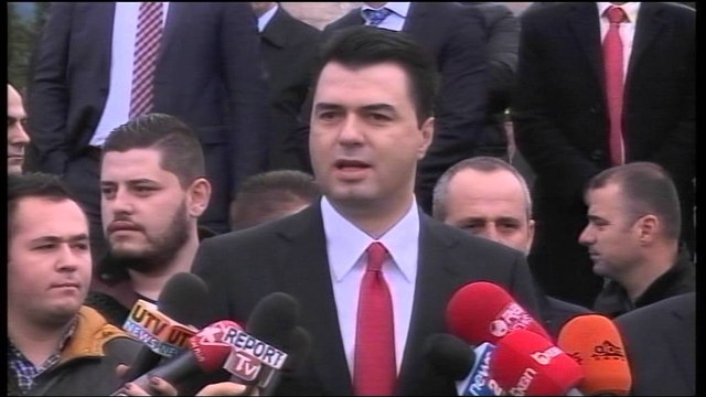 Shqipëria shtet! Politika feston, e ndarë, 103-vjetorin e Pavarësisë