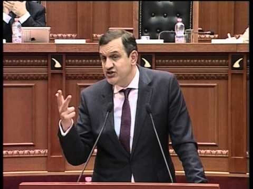 PERPLASJE NE KUVEND PER SHENDETESINE POR MINISTRI ILIR BEQAJ NUK JEP DOREHEQJEN LAJM