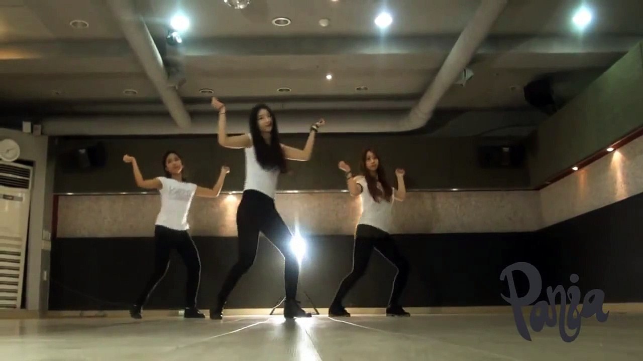 Two X  'Ring Ma Bell' Dance