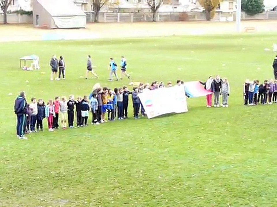 la Marseillaise chantée par l'école Max Dormoy de Bellerive