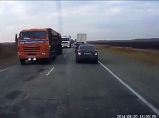 Je double, double pas? Gros accident de voiture
