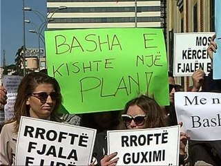 Download Video: NDERTIMI TEK DIGA E LIQENIT,SERISH PROTESTE E QYTETAREVE PARA BASHKISE SE TIRANES LAJM