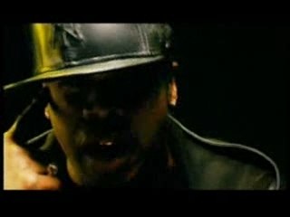 JOHN GALI : Dans la peau d'un bonhomme