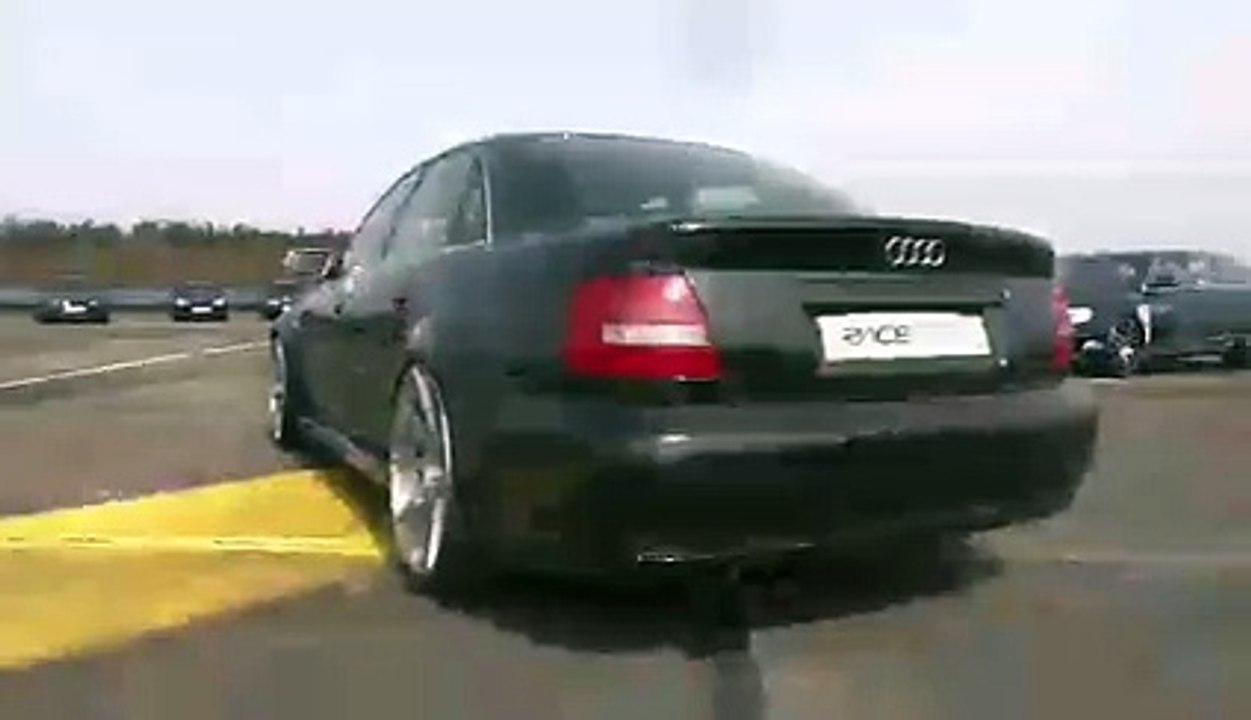 Aceleração Brutal de Audi Rs4 Bi-turbo!