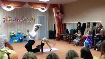 ТАНЕЦ ПАПЫ С ДОЧЕЙ! СУПЕР