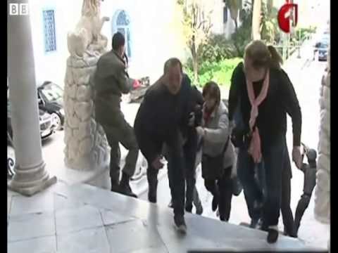 SULM TERRORIST NE NJE MUZE NE TUNIZI,VRITEN 19 VETE,SHUMICA TURISTE EUROPIANE LAJM