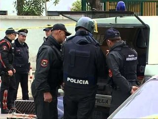 ARRESTOHET ADOLESHENTI QE SHKAKTOI ALARMIN PER BOMBE TE “PETRO NINI LUARASI” LAJM