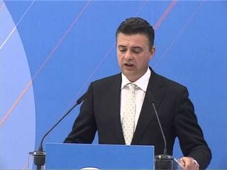 ARBEN RISTANI DENONCON DHUNIMIN E GODINES SE PARTISE DEMOKRATIKE NE ELBASAN LAJM
