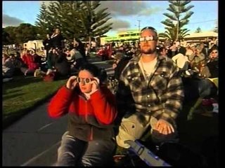 EKLIPSI I DIELLIT “NDAL” BOTEN DHE MAHNIT MILIONA NJEREZ ANEMBANE GLOBIT LAJM