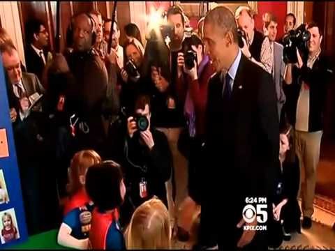 OBAMA PRET NE SHTEPINE E BARDHE SHKENCETARET E SE ARDHMES NE MOSHE TE MITUR LAJM