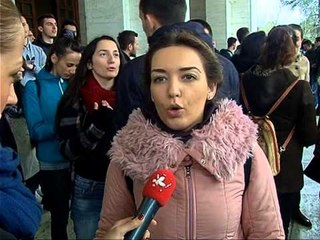 STUDENTET NE PROTESTE,“JO REFORMES NE ARSIM,NA CENOHEN SHUME TE DREJTA” LAJM