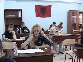 PUBLIKOHEN DATAT E PROVIMEVE TE MATURES SHTETERORE PER VITIN 2015 DHE NUMRI I PYETJEVE LAJM