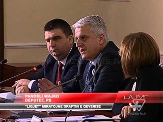 Hapja e dosjeve të komunizmit - News, Lajme - Vizion Plus