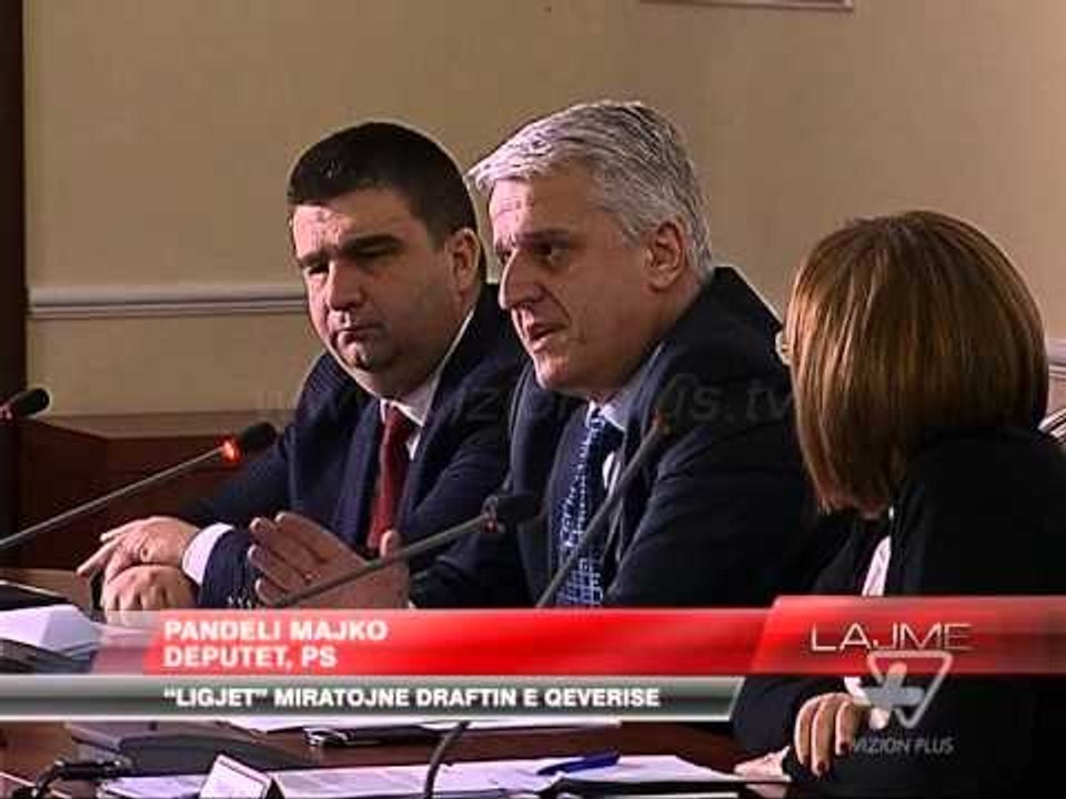 Hapja e dosjeve të komunizmit - News, Lajme - Vizion Plus