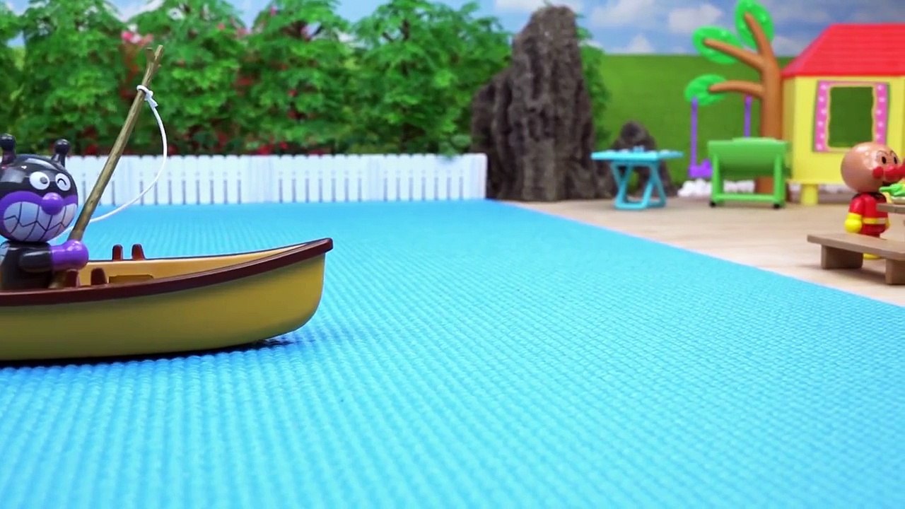 アンパンマンおもちゃとウォータースライダー Waterslide