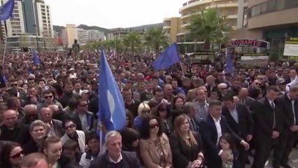 PËRÇAHET PDIU, DEPUTETI TAHIRI PROTESTON ME BASHËN NË VLORË