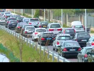 “Torturë” për të dalë nga Tirana - Top Channel Albania - News - Lajme