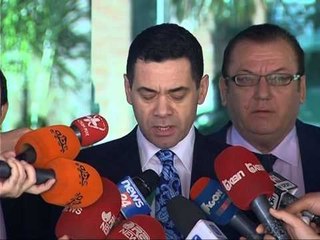 E MAJTA PREZANTON NJE NUMER KANDIDATESH NE VLORE NE GARE MJEKU DRITAN LELI LAJM