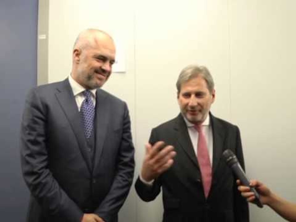 KOMISIONERI JOHANES HAHN VLERESON PROGRESIN E SHQIPERISE NE REFORMEN NE DREJTESI LAJM