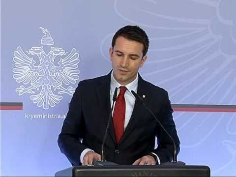 ERJON VELIAJ FAJESON OPOZITEN PER RRITJEN E NUMRIT TE AZILKERKUESVE,REAGON PD LAJM