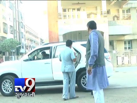 Gujarat Civic Polls : Rajkot BJP Leader Mohan Kundariya Cast His Vote - Tv9 Gujarati
