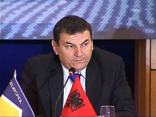 DREJTORI I POLICISE ÇAKO MBRON KTHIMET NE KUFI DHE POHON SE PO HETON TRAFIKANTET LAJM