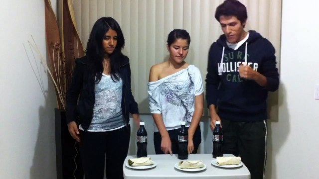 Mentos + Coca Cola Light doble explosión, experimento, cohete, mezcla Diet Coke, videos de