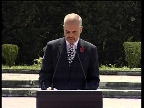 FUSHATA VAZHDON EDHE NE 5 MAJ NE DITEN E DESHMOREVE GJATE HOMAZHEVE LAJM