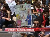 Studentët protestojnë përpara Kryeministrisë - News, Lajme - Vizion Plus