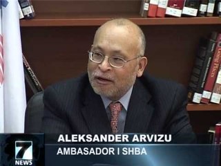 KRIZA POLITIKE AMBASADORI I SHBA BEN THIRRJE PALEVE PER KOMPROMIS LAJM