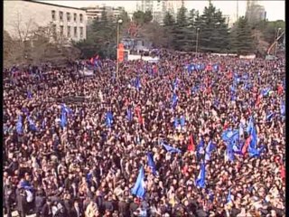 PD FESTON 20 SHKURTIN 20 VJET NGA RREZIMI I MONUMENTIT TE DIKTATORIT LAJM