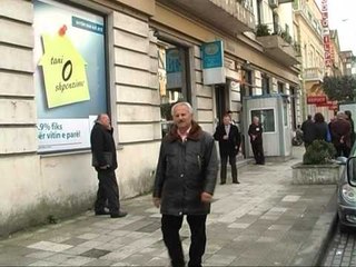 GRABITJA E BANKES ARRESTOHET NE VLORE EDHE AUTORI I TRETE LAJM