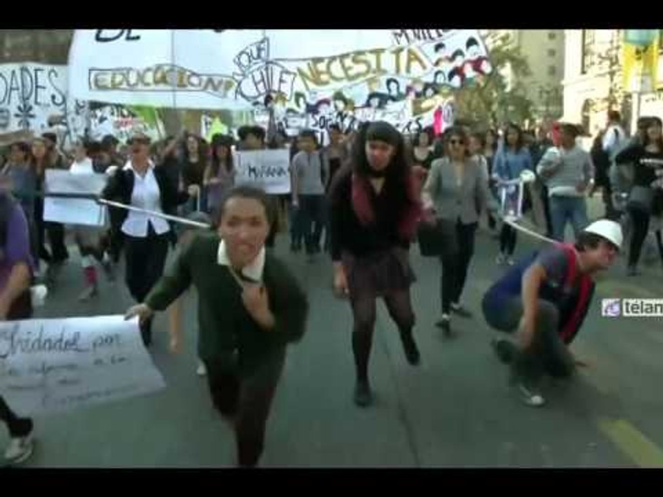 QELLOHEN PER VDEKJE DY TE RINJ GJATE PROTESTAVE TE STUDENTEVE NE VALPARAISO TE KILIT LAJM