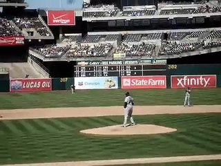 Foul ball sticks in mask of Mariners catcher Josh Bard
