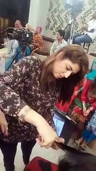 What Happening Behind Camera During Break In Sanam Baloch Morning Show