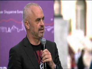 EDI RAMA DHE ILIR META PREZANTOJNE NE KORÇE KANDIDATIN PER BASHKINE SOTIRAQ FILO LAJM