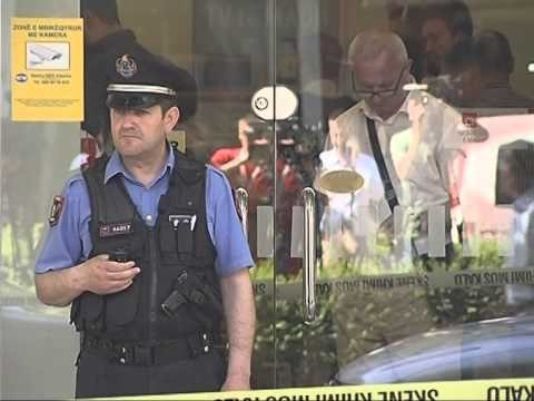 DY PERSONA TE ARMATOSUR E TE MASKUAR GRABISIN NJE BANKE TE NIVELIT TE DYTE NE TIRANE LAJM