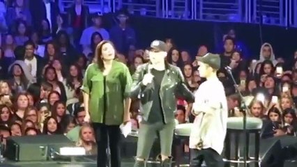 Justin Bieber testifica de Dios en pleno concierto en Los An