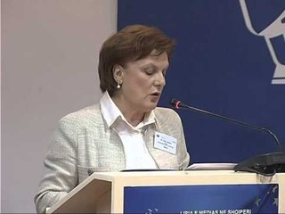 VALENTINA LESKAJ, “TE ZBATOHET MARREVESHJA E OHRIT,SITUATA NE MAQEDONI,SERIOZE” LAJM
