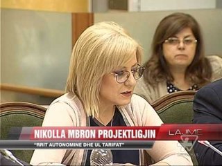 Nikolla mbron projektligjin për arsimin - News, Lajme - Vizion Plus