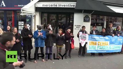 Climate Change human chain in place of banned march in Paris