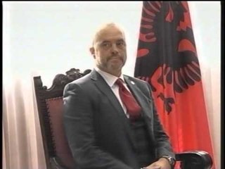 EDI RAMA MESAZHE PAQEJE PARA VIZITES SE VUÇIÇ,“BASHKE ME SERBINE DREJT BE” LAJM