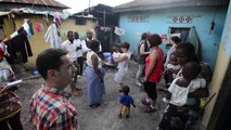 RDC:rencontre entre 8 couples français et leurs enfants adoptés